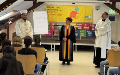 Segnung der fünften Klassen in der Aula